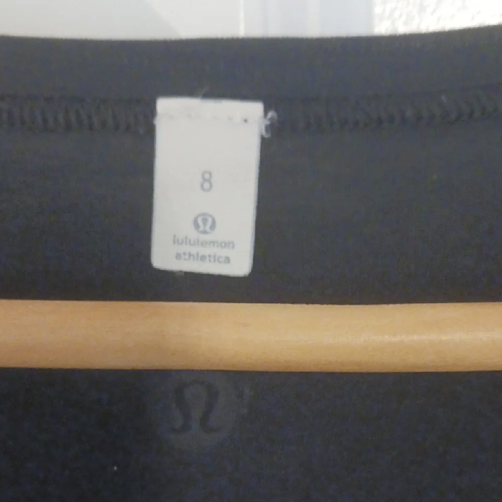 lululemon athletica Black Long Sleeve Scoop Neck Tee Size 8